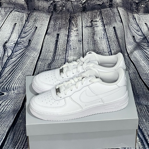 Nike Big Kids Air Force 1 Sneakers